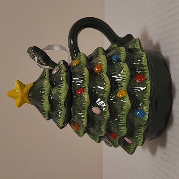 New Mr Christmas,  Christmas Tree Lidded Mug with Spoon - Picture 3 of 16